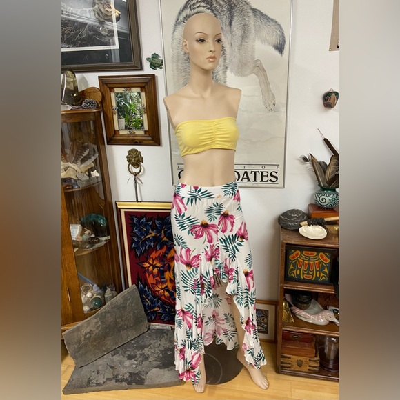 Ruffled Flamingo High Low Skirt - Picture 16 of 16